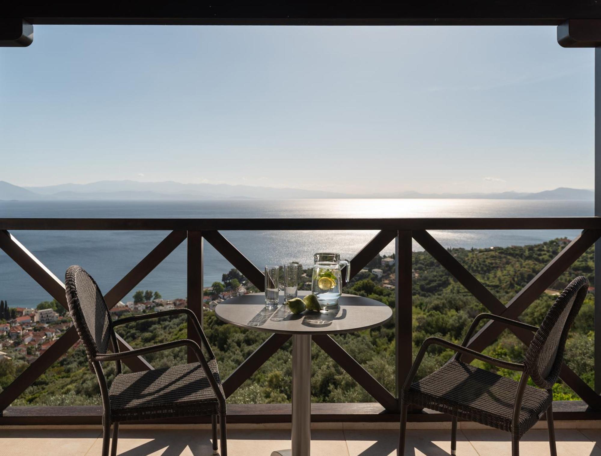 Karavia Lux Inn Afissos Exterior photo
